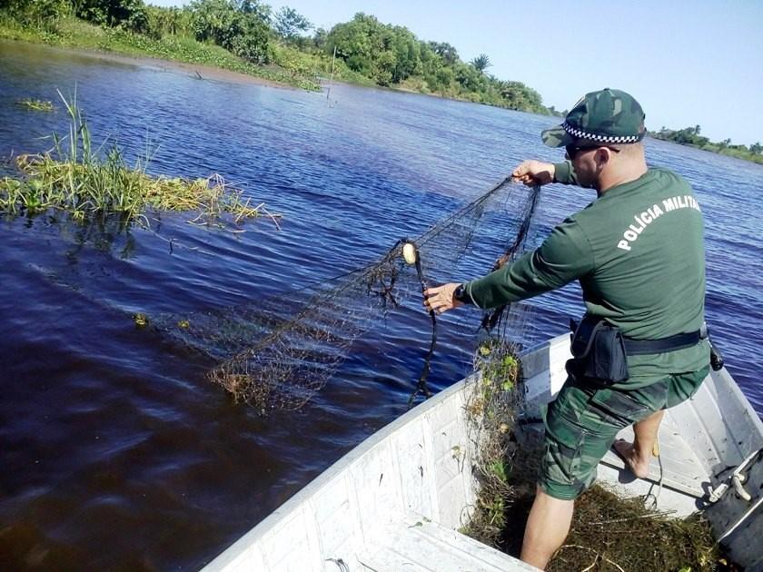 BPMA de São Mateus fiscaliza a pesca ilegal no Rio Cricaré