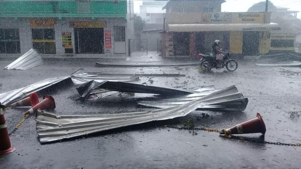 Vendaval causa estragos em Aracruz