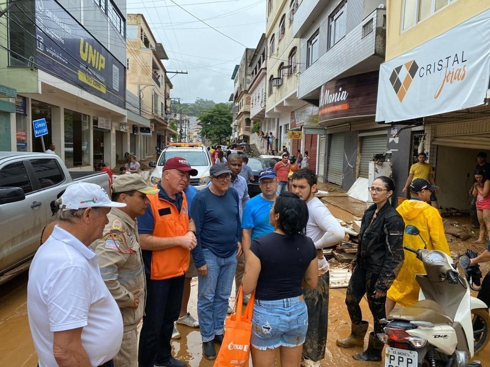 Governador visita locais afetados pelas chuvas na região sul