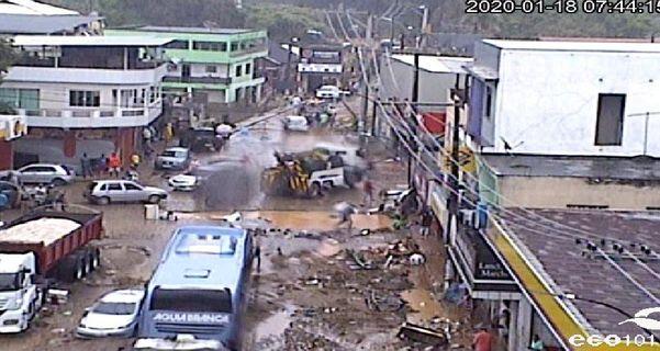 Governador visita locais afetados pelas chuvas na região sul