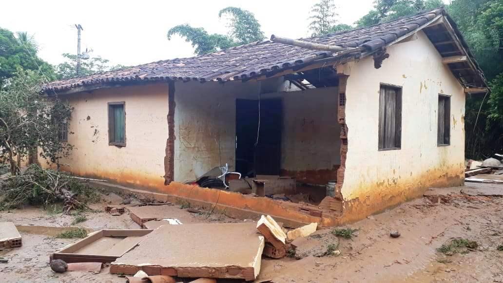 Famílias do Rive, em Alegre, amargam prejuízos e buscam recomeço. Perda total!