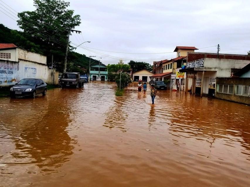 Aimorés tem inundação e se prepara para abertura de comporta de Usina Hidrelétrica nesta terça-feira (28)