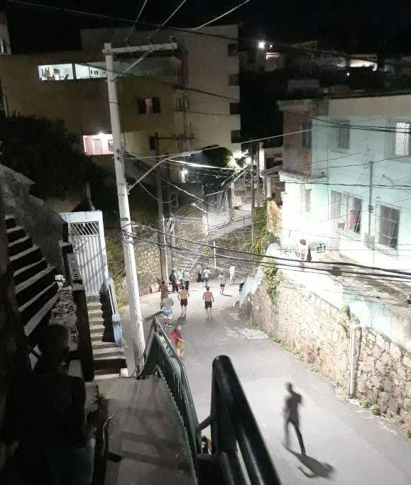 Homem é linchado e preso após esfaquear idosas em Vitória, no ES