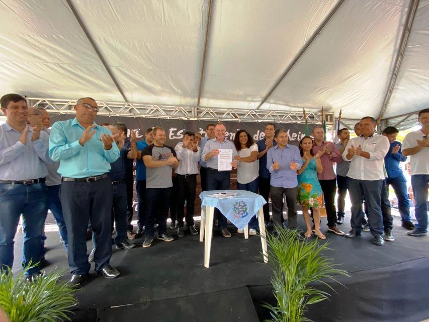 Governo do Estado entrega sistema de esgoto e assina convênios em Pinheiros