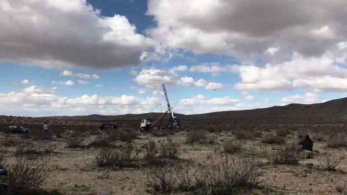 Terraplanista morre em experimento com foguete nos EUA
