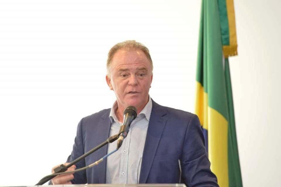 Governador Renato Casagrande adia prestação de contas na Assembleia