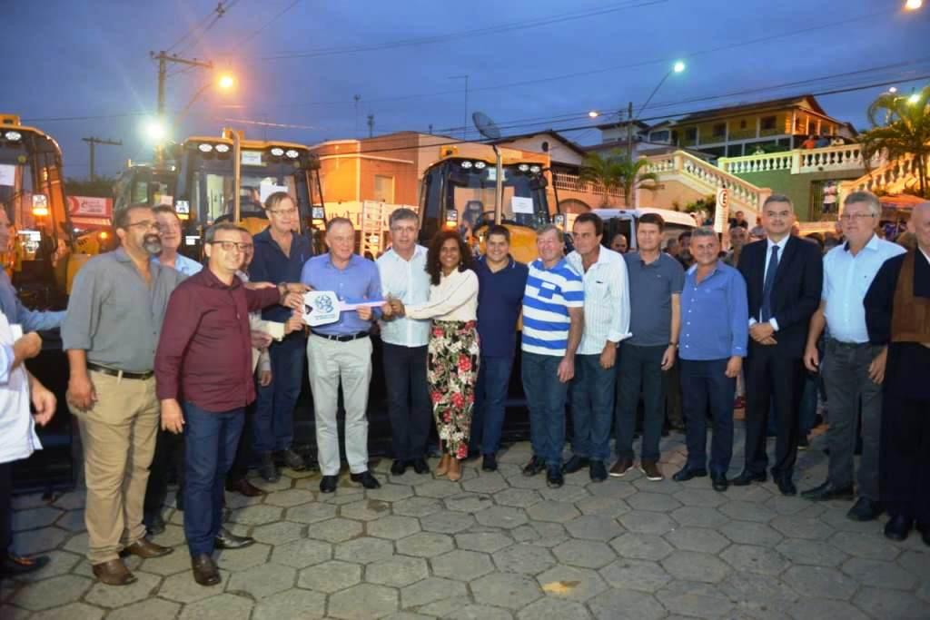 Governo do Estado entrega mais de R$ 2 milhões em equipamentos agrícolas 