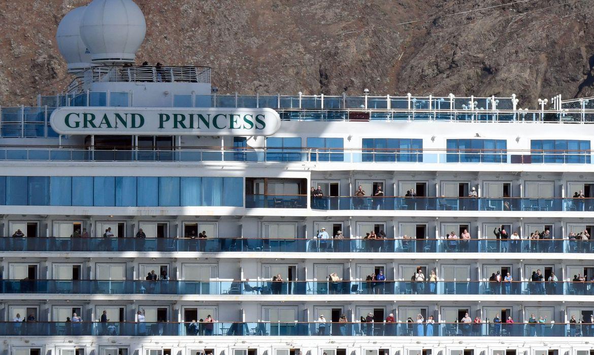 Coronavírus: passageiros de navio desembarcam em São Francisco