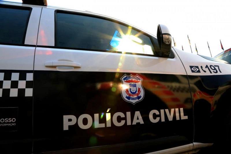 Homem mata cunhado com facadas e foge