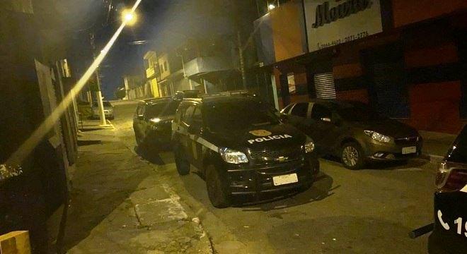 Jovem de 14 anos é raptada e estuprada por ex-namorado virtual