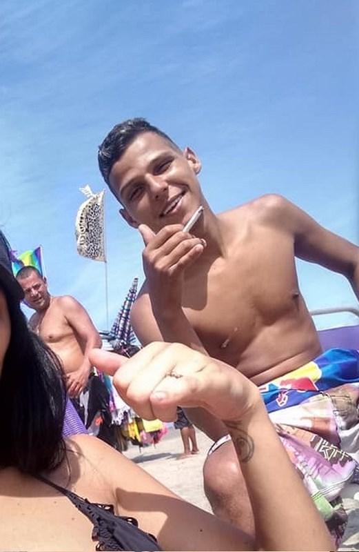 Patrão mata jovem por conta de R$ 200 e ‘esquece’ dedo na cena do crime