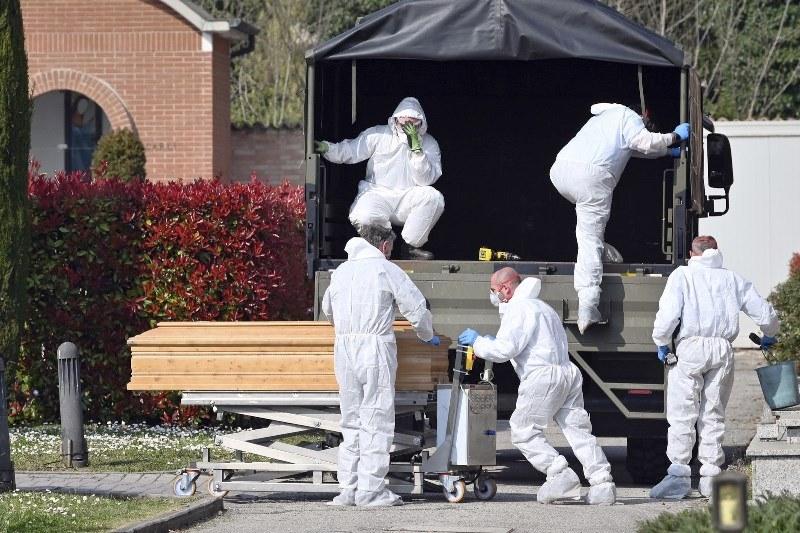 Itália bate de novo recorde de mortos por coronavírus: 793 em 24 horas