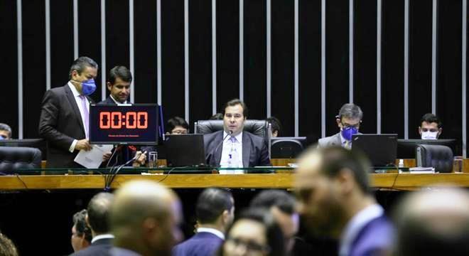 Câmara aprova auxílio de R$ 600 a trabalhador informal