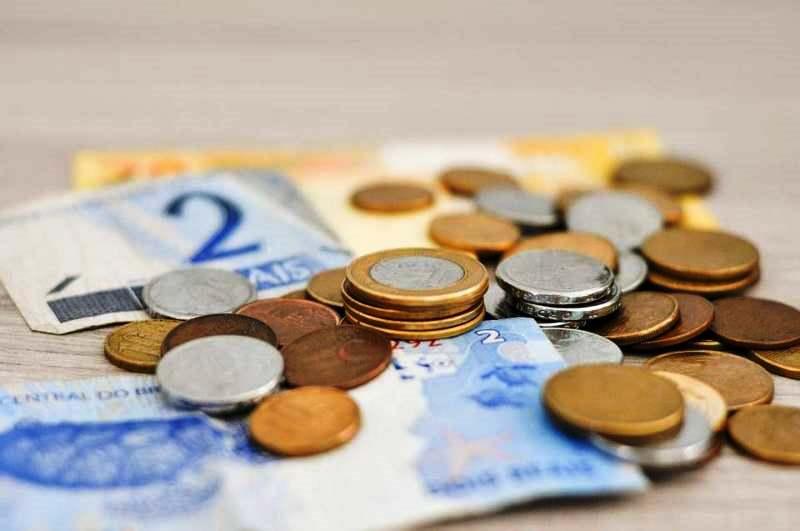 Novo coronavírus reduz renda de metade dos brasileiros, diz pesquisa