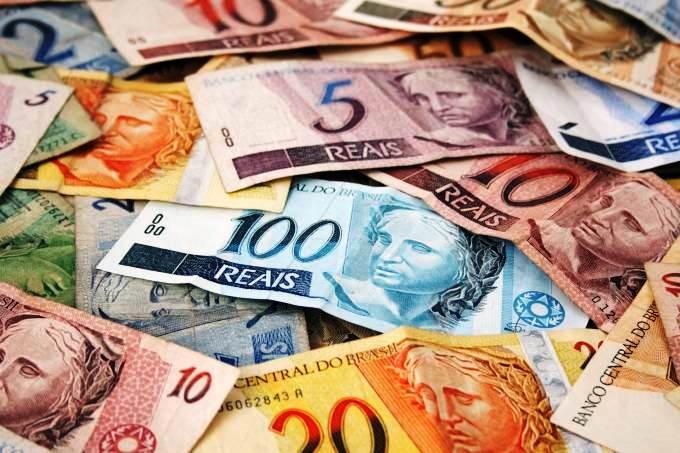 Governo propõe salário mínimo a R$ 1.079 em 2021