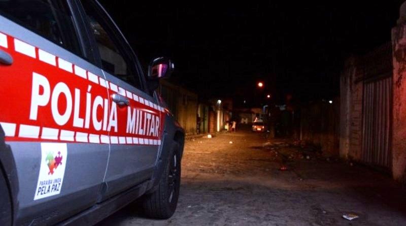 Jovem suspeito de matar namorada por estrangulamento é preso, na Paraíba