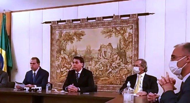 “Economia é vida. Brasil precisa voltar à normalidade”, diz Bolsonaro em reunião no STF