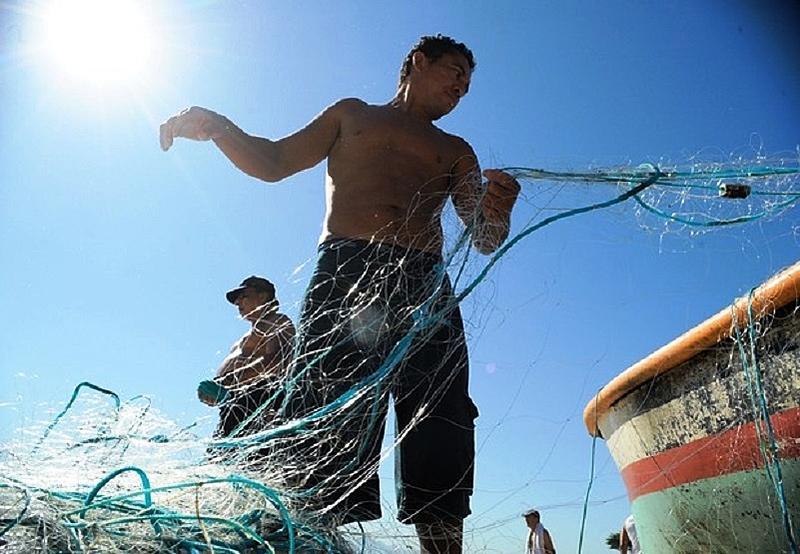 Pescadores artesanais vivem sob ameaça da fome durante pandemia, denuncia pescadora