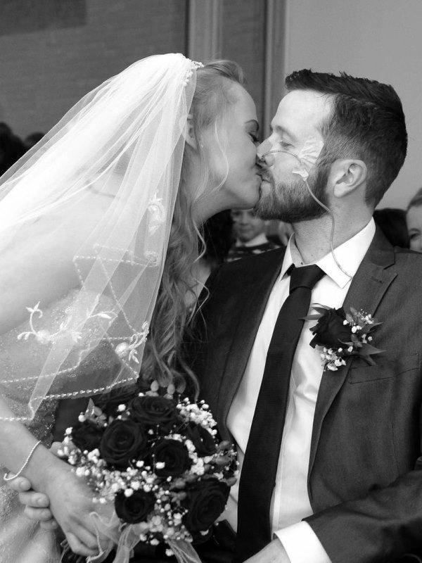 Noivo morre 72 horas após casar e deixa carta: 
