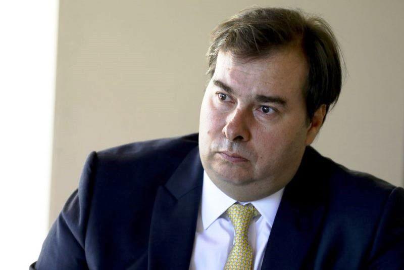 Maia pressiona por sanção de ajuda a estados