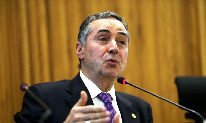 Em sessão virtual, Barroso toma posse amanhã como presidente do TSE