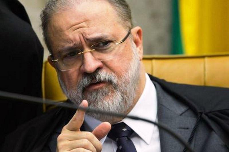 Procurador-geral pede suspensão do inquérito das fake news ao Supremo