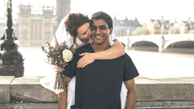 Médico e enfermeira realizam casamento em pleno hospital para 