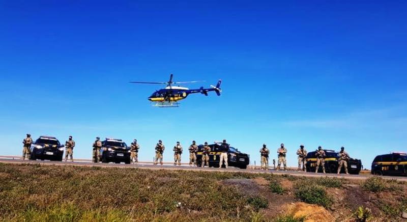 Operação da PRF apreende 106 kg de cocaína e 7,7 toneladas de maconha