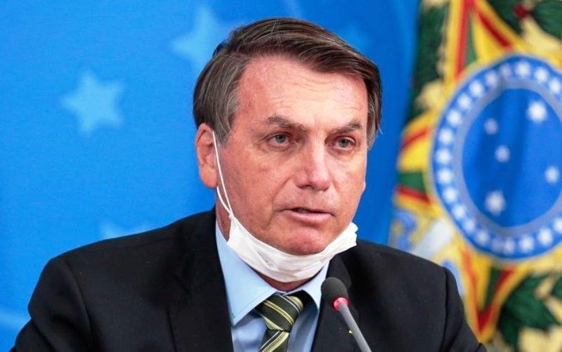 Bolsonaro ataca imprensa e fala em 