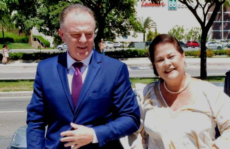 Primeira-dama do Estado recebe alta do hospital e já está em casa