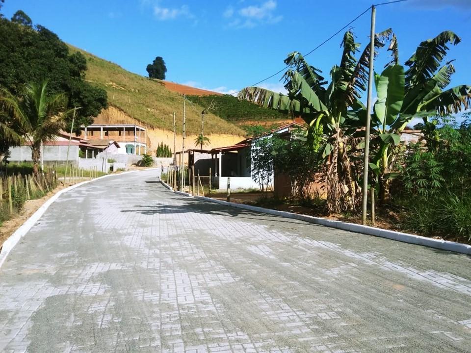 Mais quatro comunidades são beneficiadas com calçamento rural