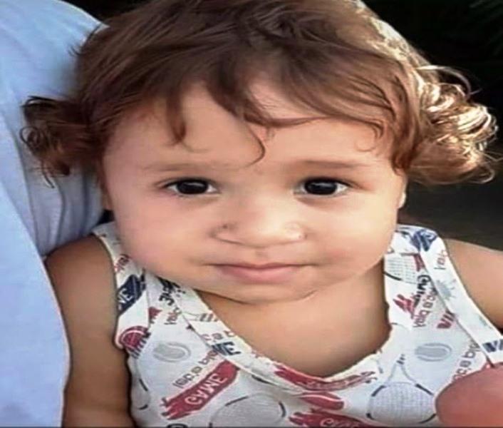 Criança de 1 ano e 2 meses morre afogada dentro de balde