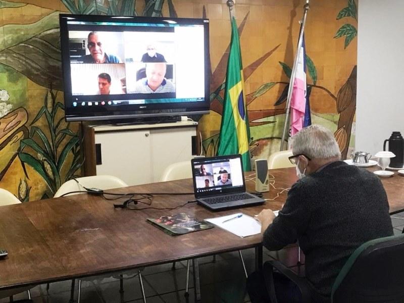 Seag entrega quatro veículos para Mantenópolis em virtual