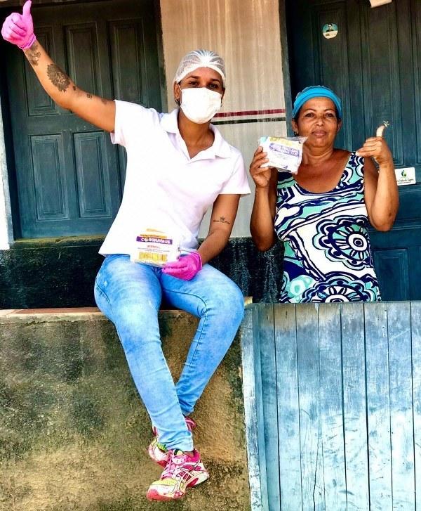 Enfermeira usa jegue para atender famílias na área rural da Bahia