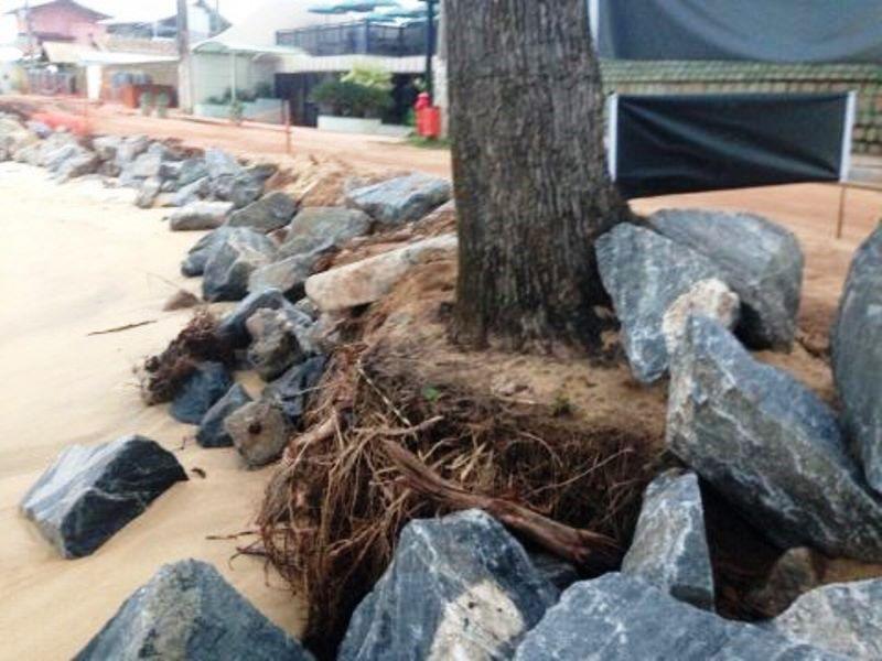 Praia de Meaípe, no litoral capixaba, vai se despedindo