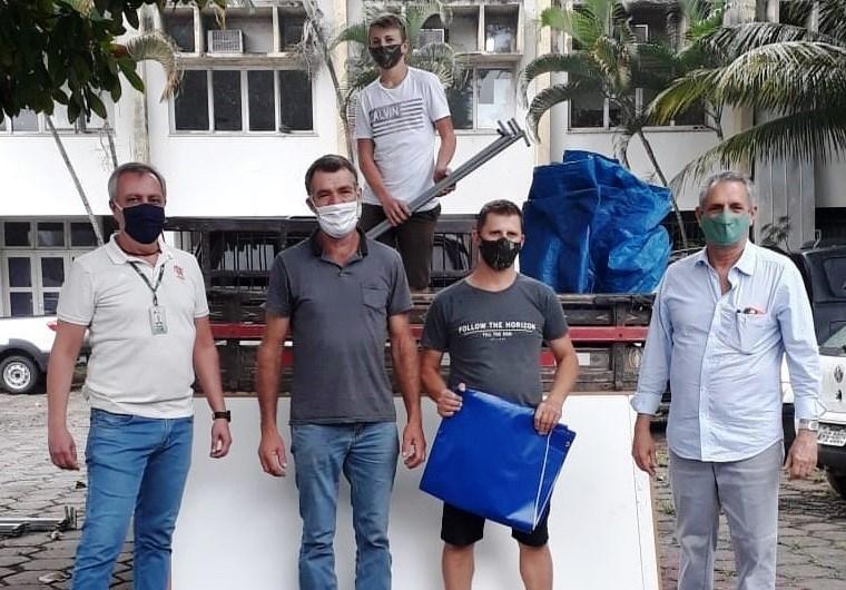 Barracas de feira são entregues a associação de produtores orgânicos