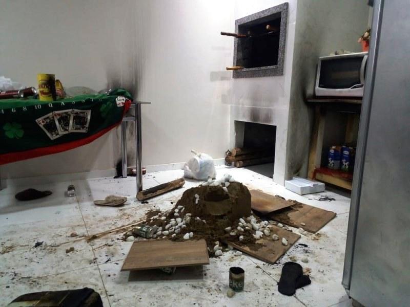 Morre menina de 12 anos ferida durante incêndio com lareira improvisada em Lagoa Vermelha