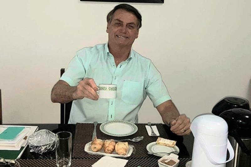 Bolsonaro sobre combate à Covid-19: “Nenhum país do mundo fez como Brasil”