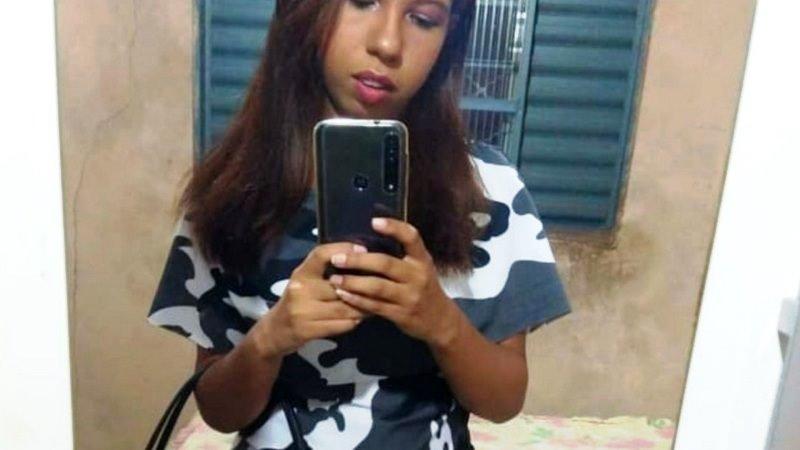 Jovem mata vizinha e dorme com corpo embaixo da cama por dias
