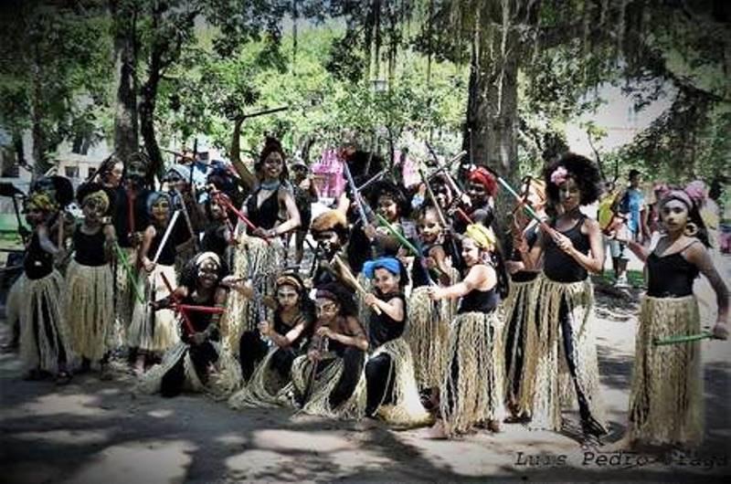 Movimento Meninas Crespas busca a valorização da cultura afro