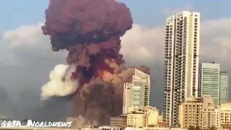 Grande explosão atinge área portuária de Beirute; governo cita ao menos 25 mortos