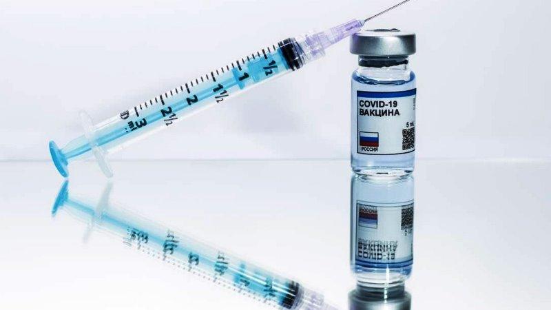 Decisão de quem será vacinado contra Covid-19 gera debate