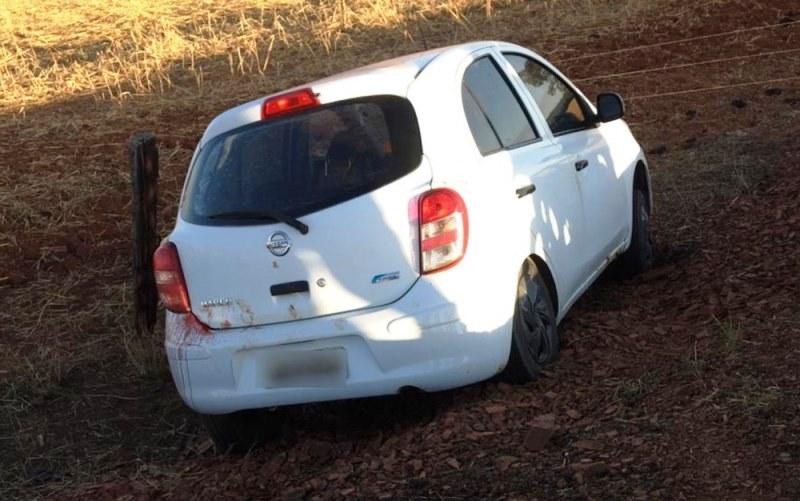 Mulher é achada morta em porta-malas de carro abandonado em rodovia; namorado é suspeito