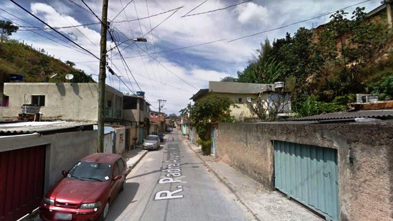 Homem persegue namorada com carro após briga e mata idoso atropelado