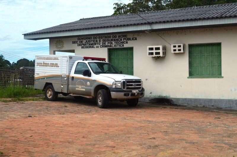 Dois corpos são achados amarrados e em decomposição; um deles estava sem cabeça