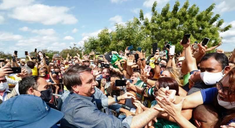 Bolsonaro repete que governo não consegue manter auxílio de R$ 600