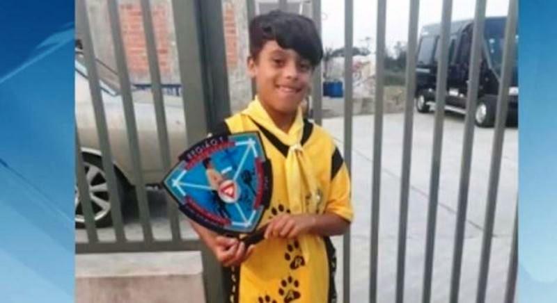 Menino de 14 anos mata irmão de 12 anos a facadas