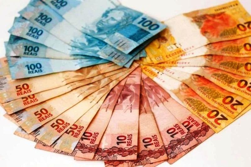Auxílio de R$ 600 é pago hoje a 5,7 milhões de pessoas. Veja quem recebe