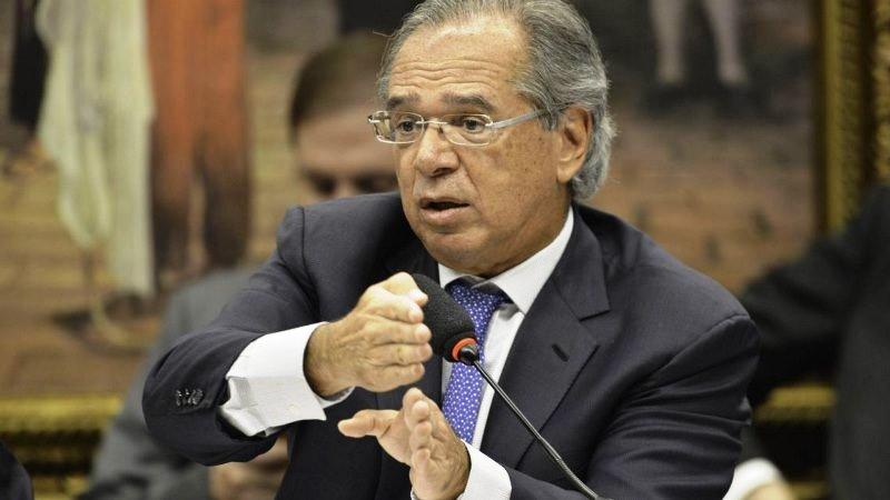 Guedes quer encerrar programas sociais para bancar Renda Brasil; entenda ‘troca’