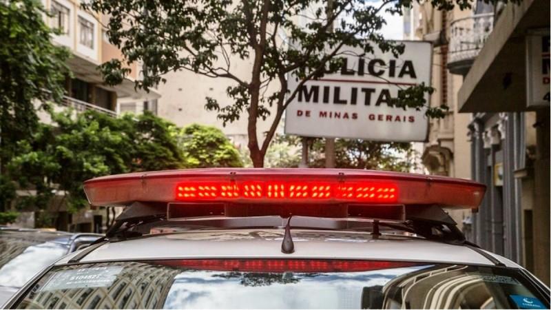 Homem se irrita com namorada que queria dormir, atira nela e suicida